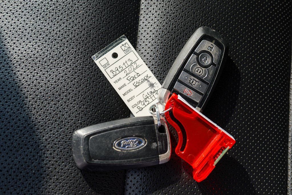 Used 2022 Ford Escape SEL w/ Technology Package image 60