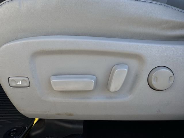 Used 2019 Toyota Highlander XLE image 18