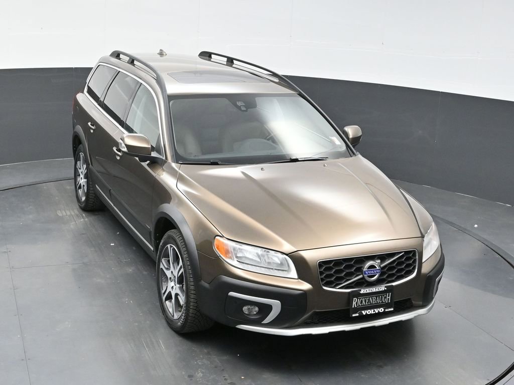 Used 2015 Volvo XC70 T6 w/ Climate Package image 17