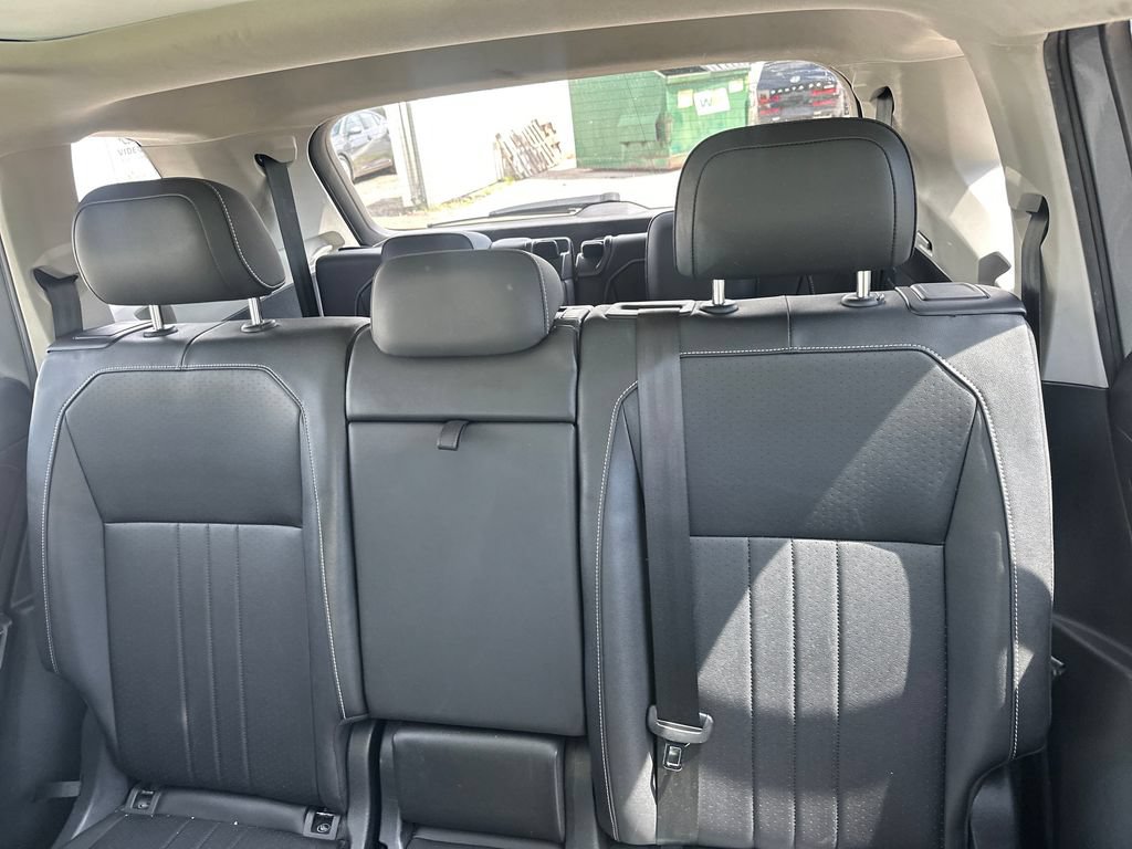 Used 2023 Volkswagen Tiguan SE w/ Panoramic Sunroof Package FWD image 35