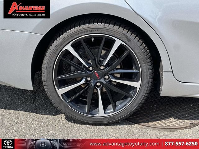 Used 2019 Toyota Camry XSE FWD image 11