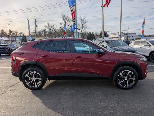 Used 2024 Chevrolet Trax RS w/ Driver Confidence Package image 6