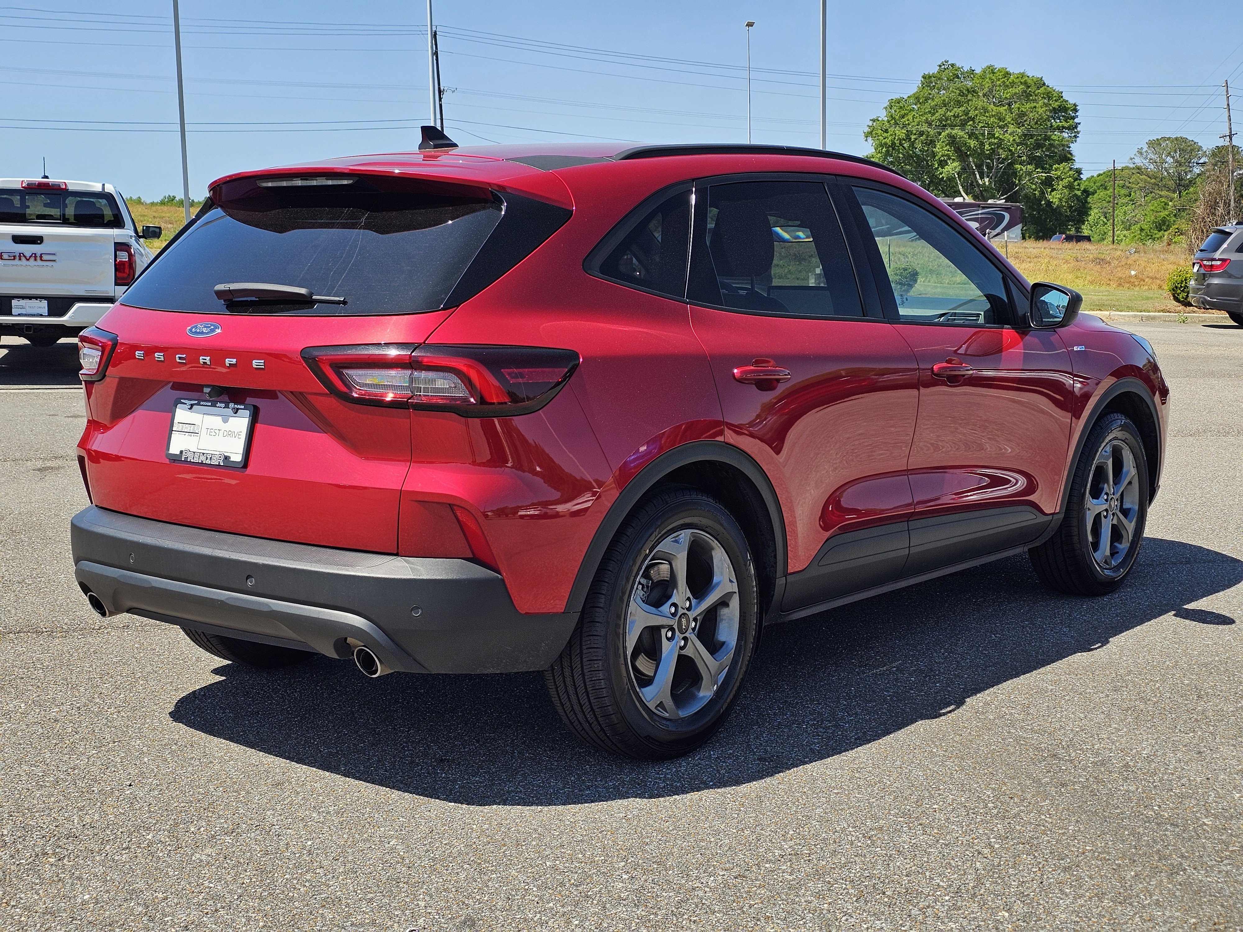 Used 2025 Ford Escape ST-Line w/ Tech Pack #1 FWD image 9