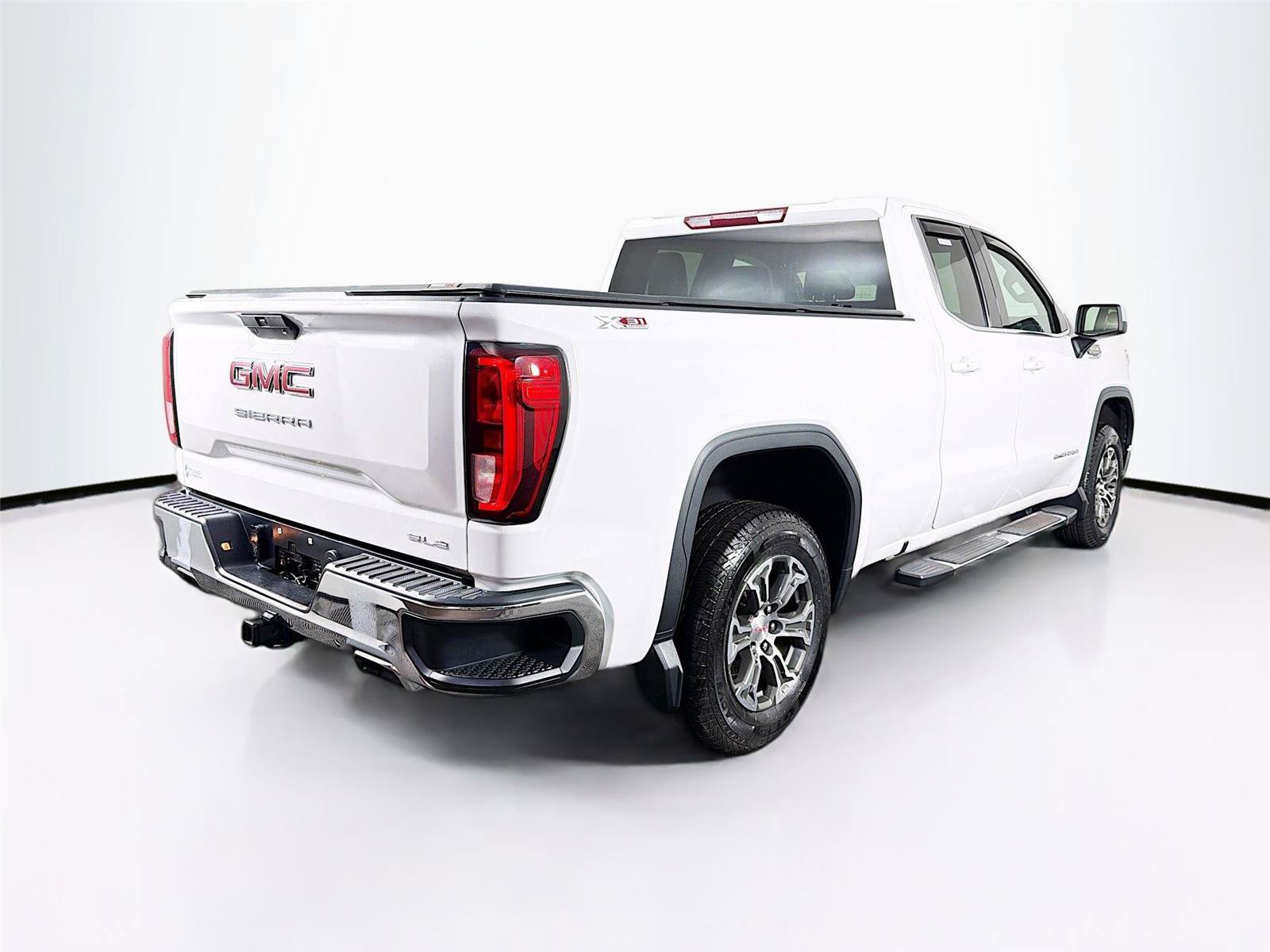 Used 2020 GMC Sierra 1500 SLE w/ SLE Value Package AWD/4WD image 11
