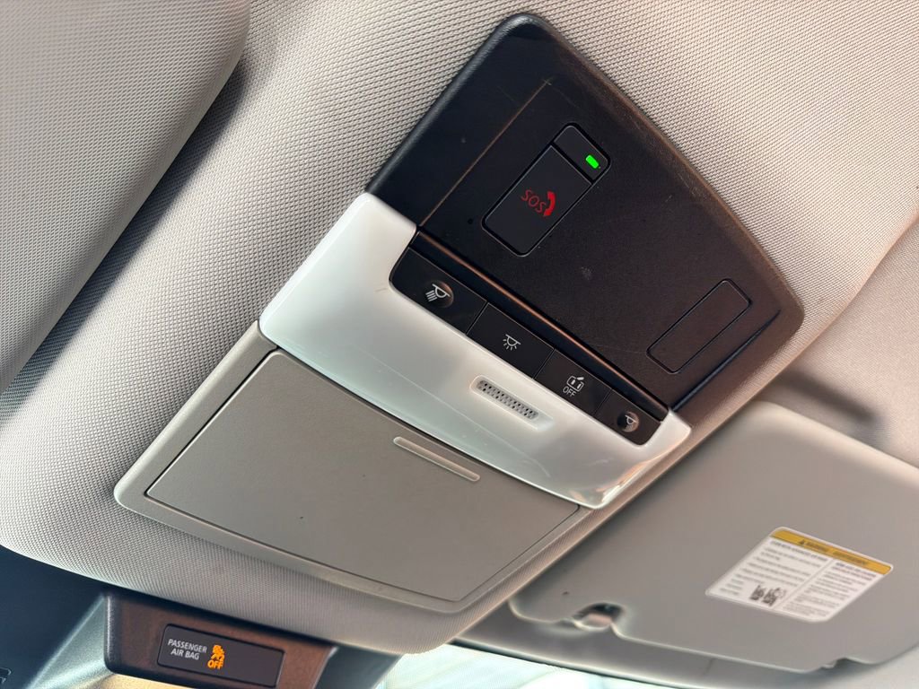 Used 2025 Nissan Rogue SV image 27