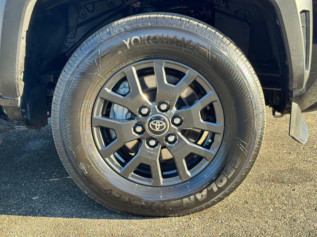 New 2025 Toyota 4Runner SR5 AWD/4WD image 7