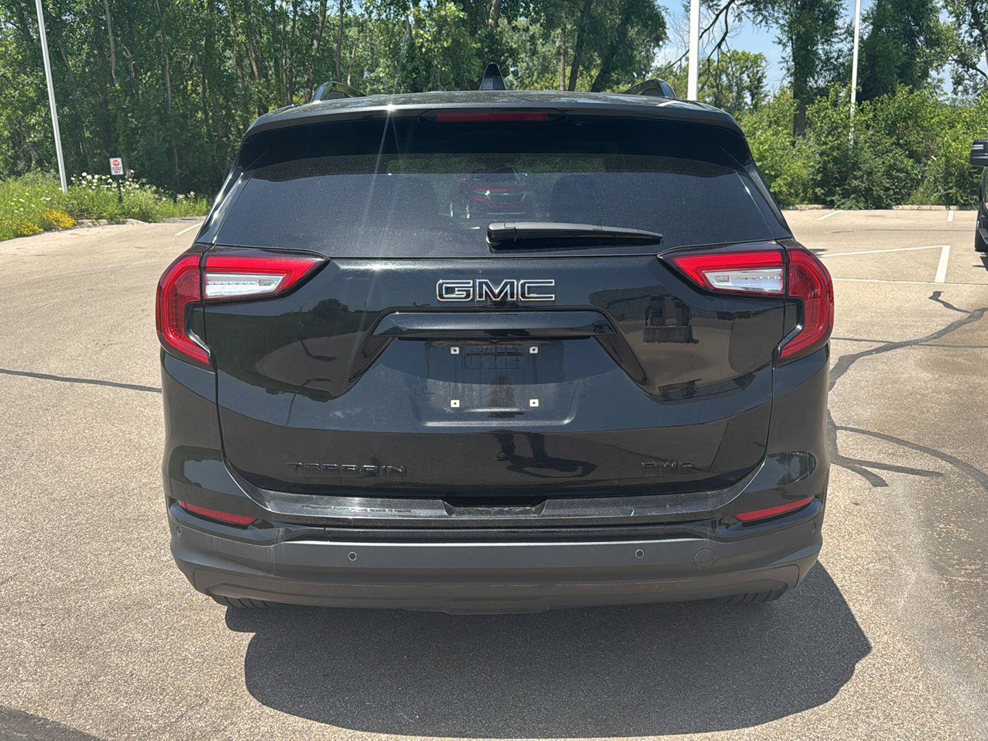 Used 2024 GMC Terrain SLE w/ Driver Convenience Package AWD/4WD image 4