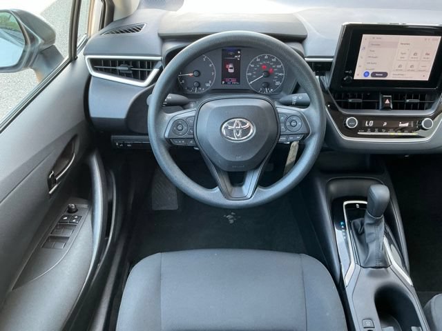 Used 2025 Toyota Corolla LE FWD image 12