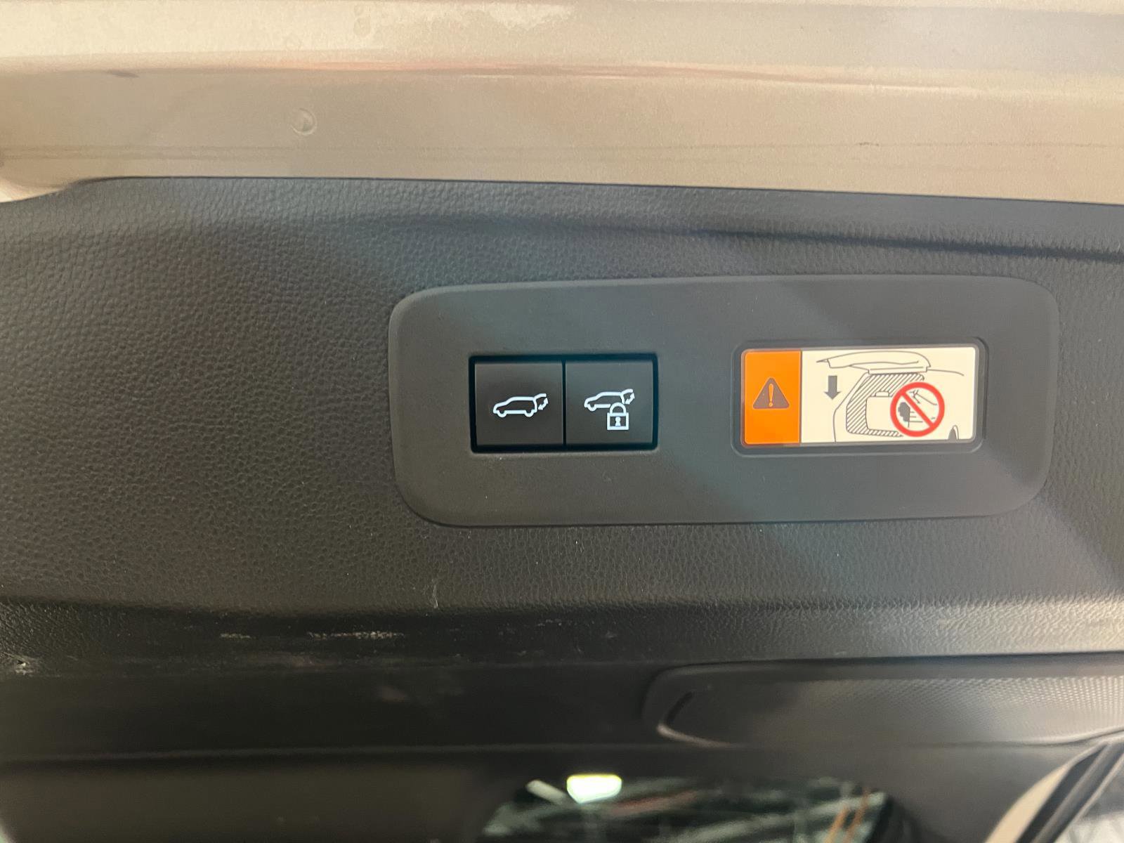 Used 2024 Lexus GX 550 w/ Accessory Package (31) image 33