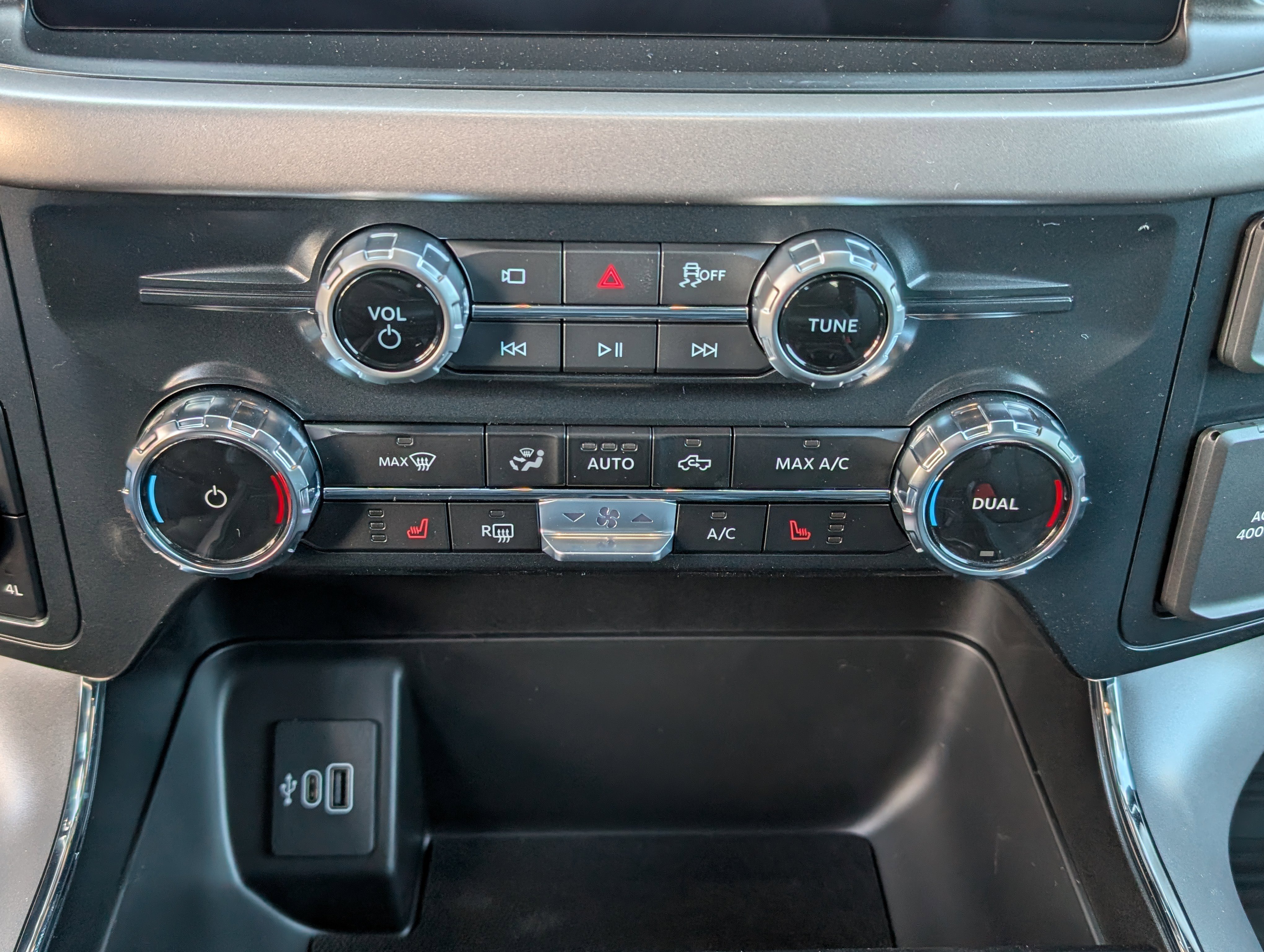 New 2025 Ford F150 XLT w/ Equipment Group 302A MID image 24