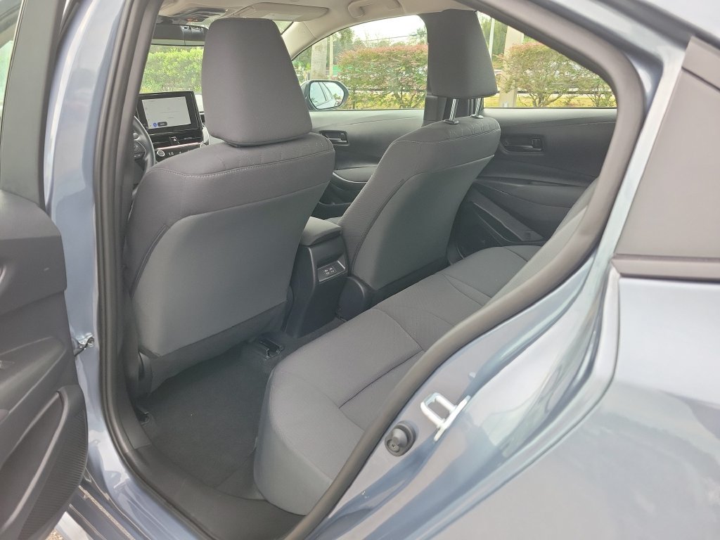 Used 2026 Toyota Corolla LE FWD image 9
