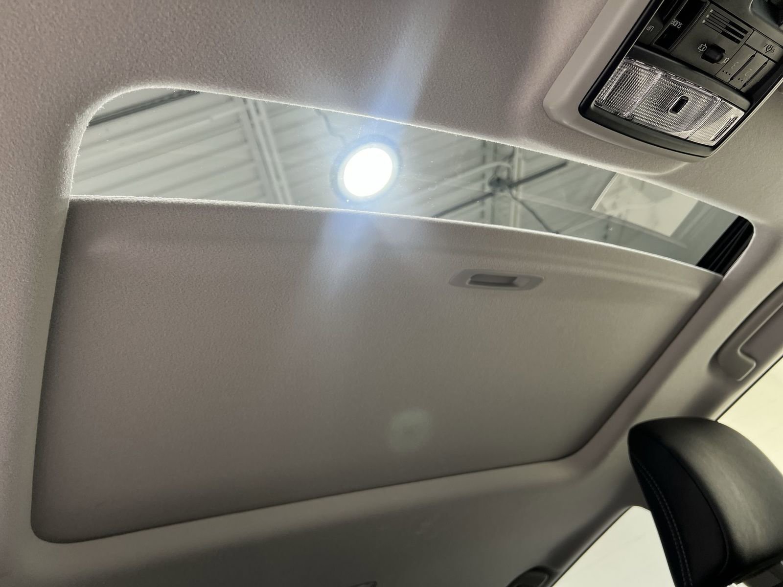 Used 2023 Toyota 4Runner Limited image 22