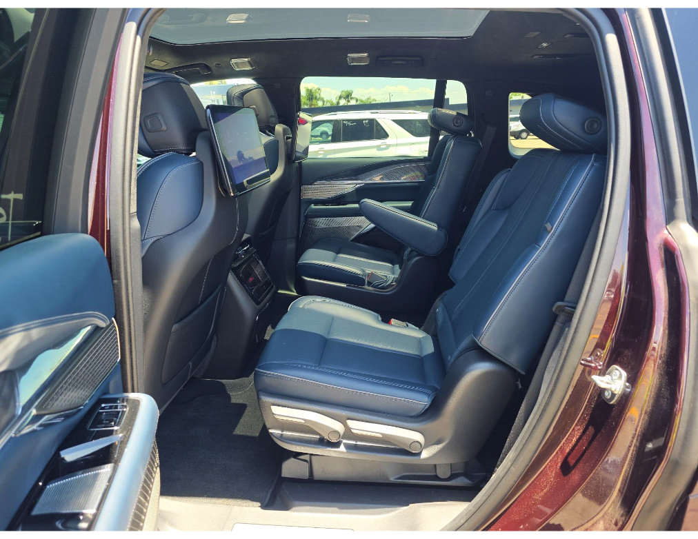 Used 2025 Cadillac Escalade IQ Sport 2 AWD/4WD image 7