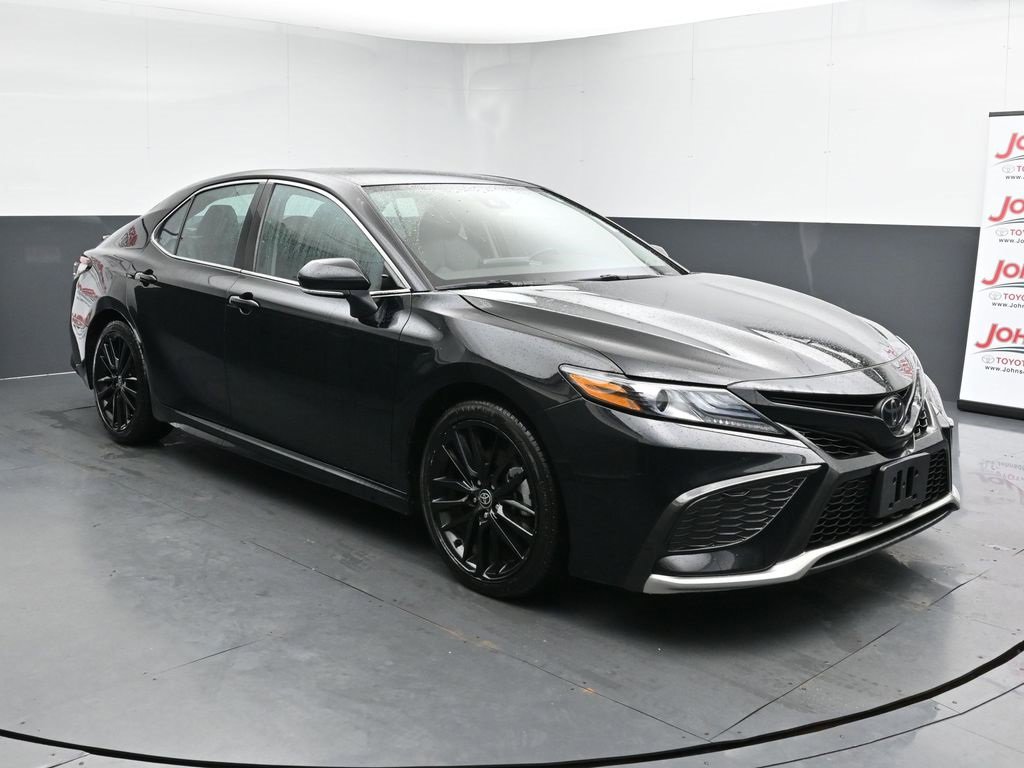 Used 2023 Toyota Camry XSE image 2