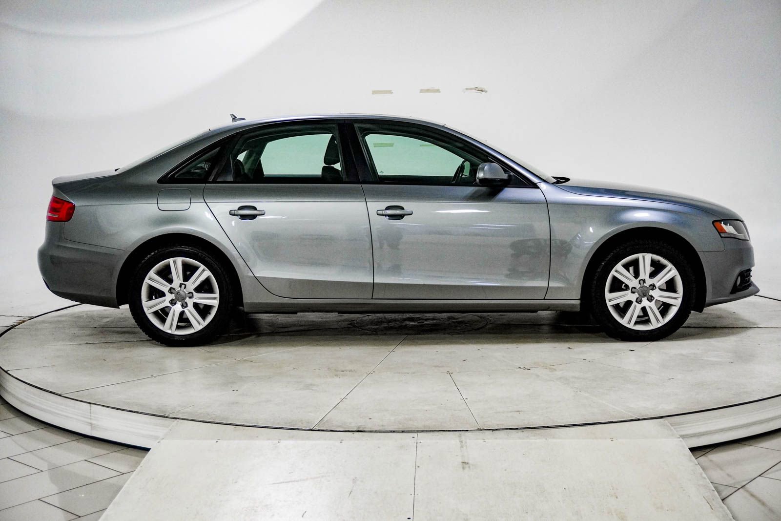 Used 2010 Audi A4 2.0T Premium image 10