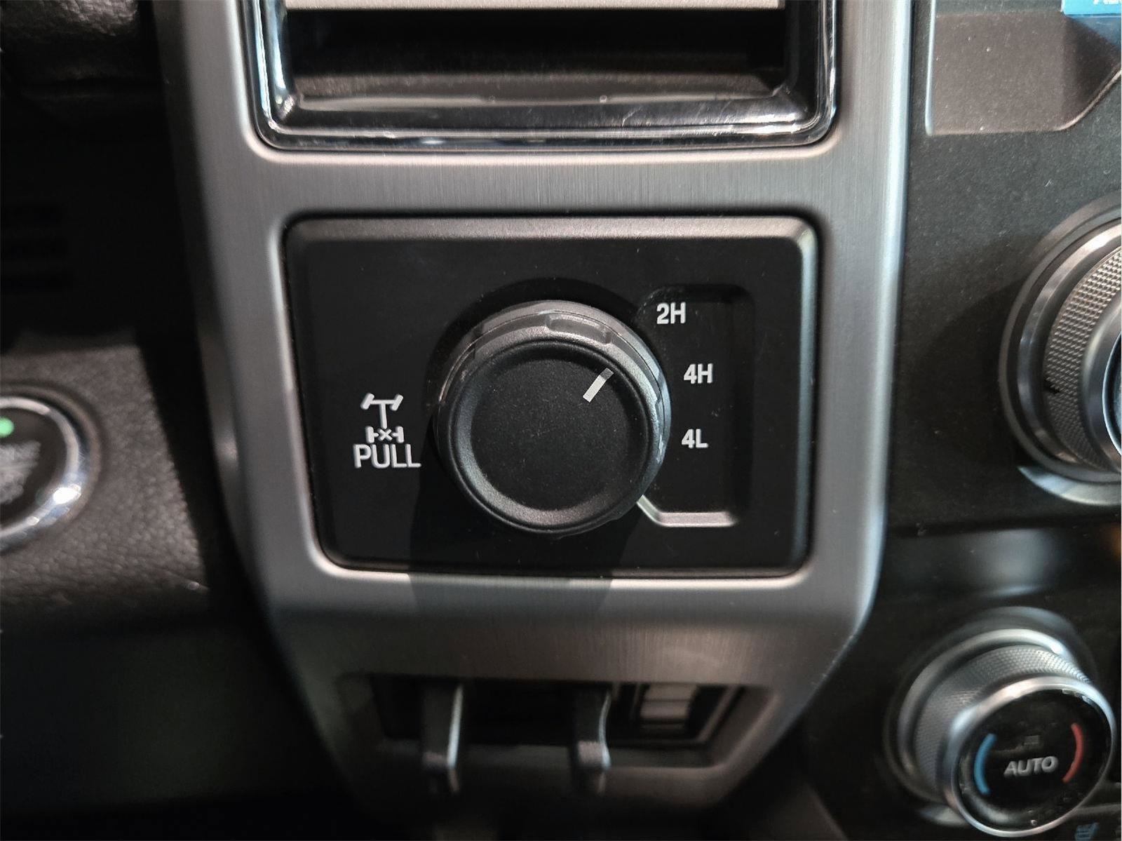 Used 2019 Ford F350 Platinum w/ Platinum Ultimate Package AWD/4WD image 23