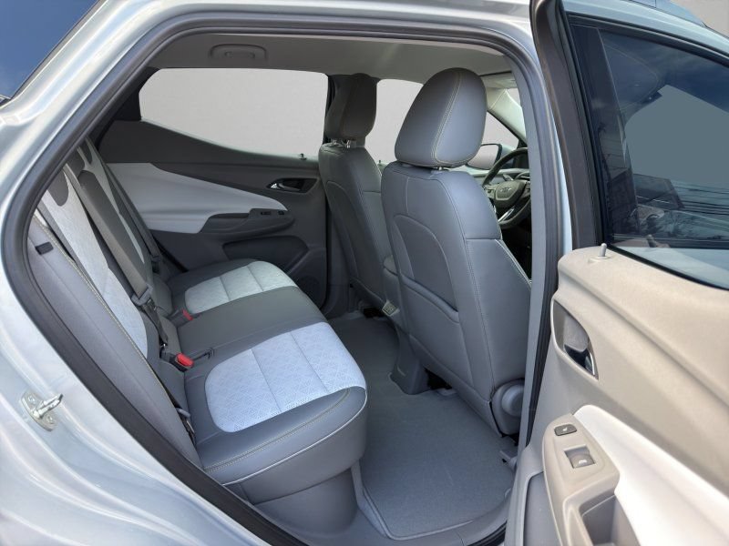 Used 2023 Chevrolet Bolt EUV Premier FWD image 12