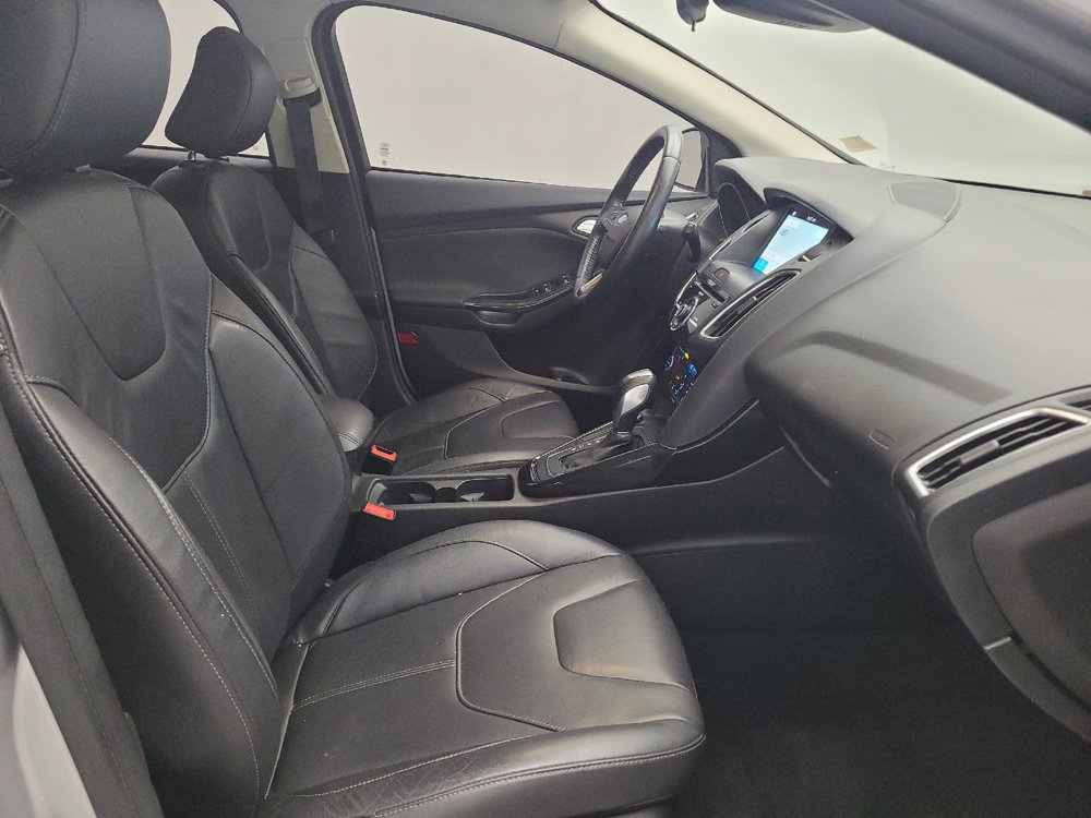 Used 2016 Ford Focus Titanium w/ Titanium Technology Package FWD image 21