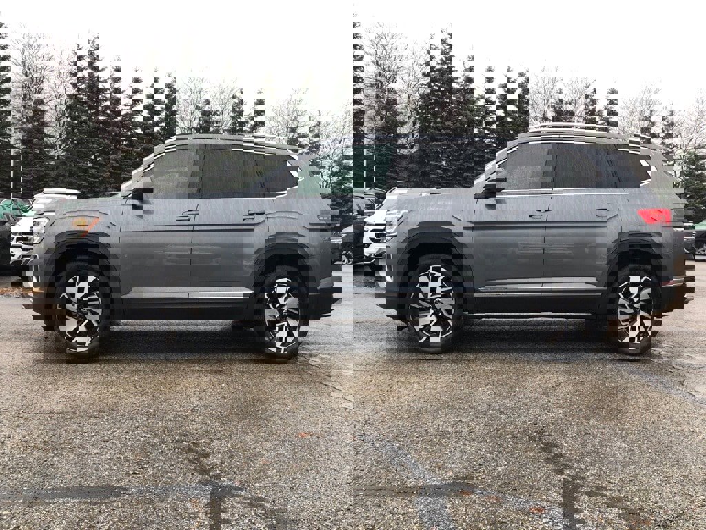 Used 2025 Volkswagen Atlas SEL image 4