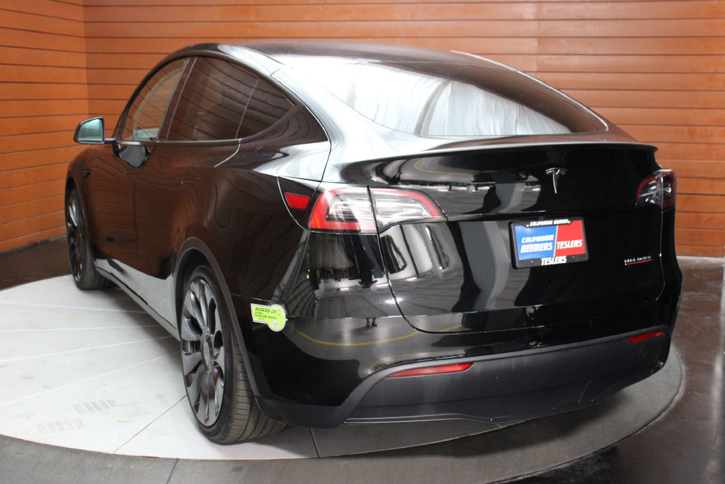 Used 2023 Tesla Model Y Performance AWD/4WD image 27