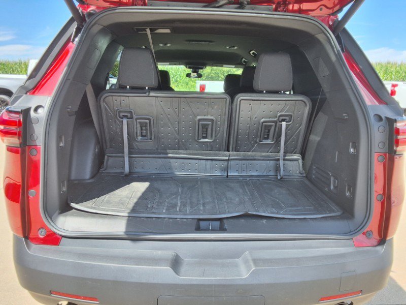 Used 2023 Chevrolet Traverse LT FWD image 9