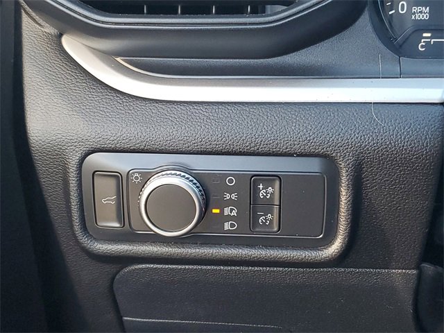 Used 2022 Ford Explorer XLT image 26