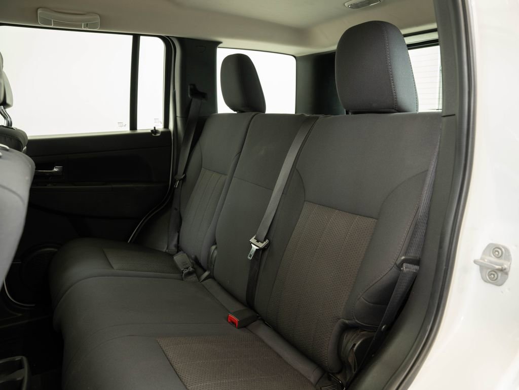 Used 2012 Jeep Liberty Sport RWD image 38