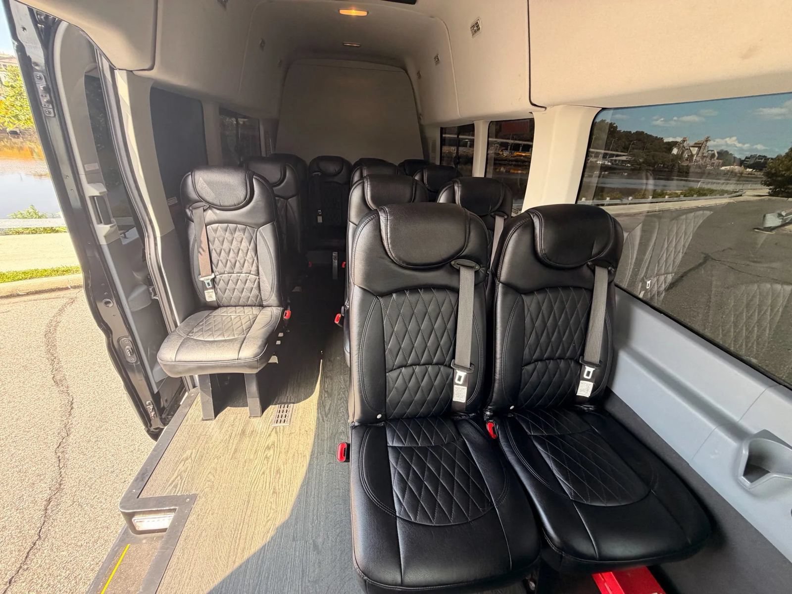 Used 2018 Ford Transit 350 XLT RWD image 15
