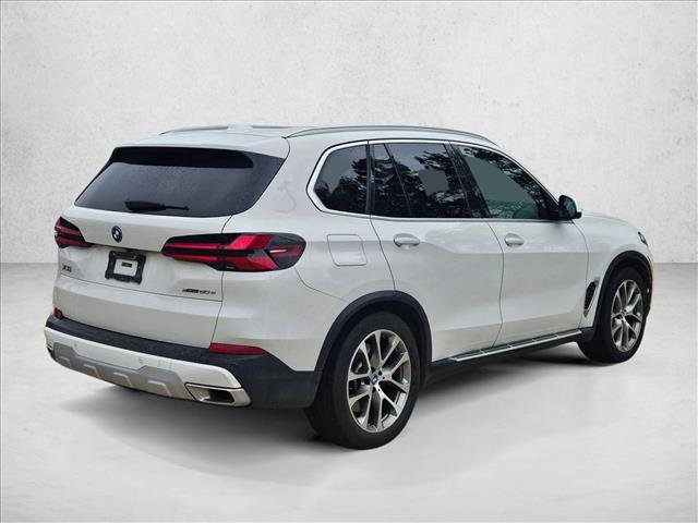 Used 2025 BMW X5 xDrive50e image 5