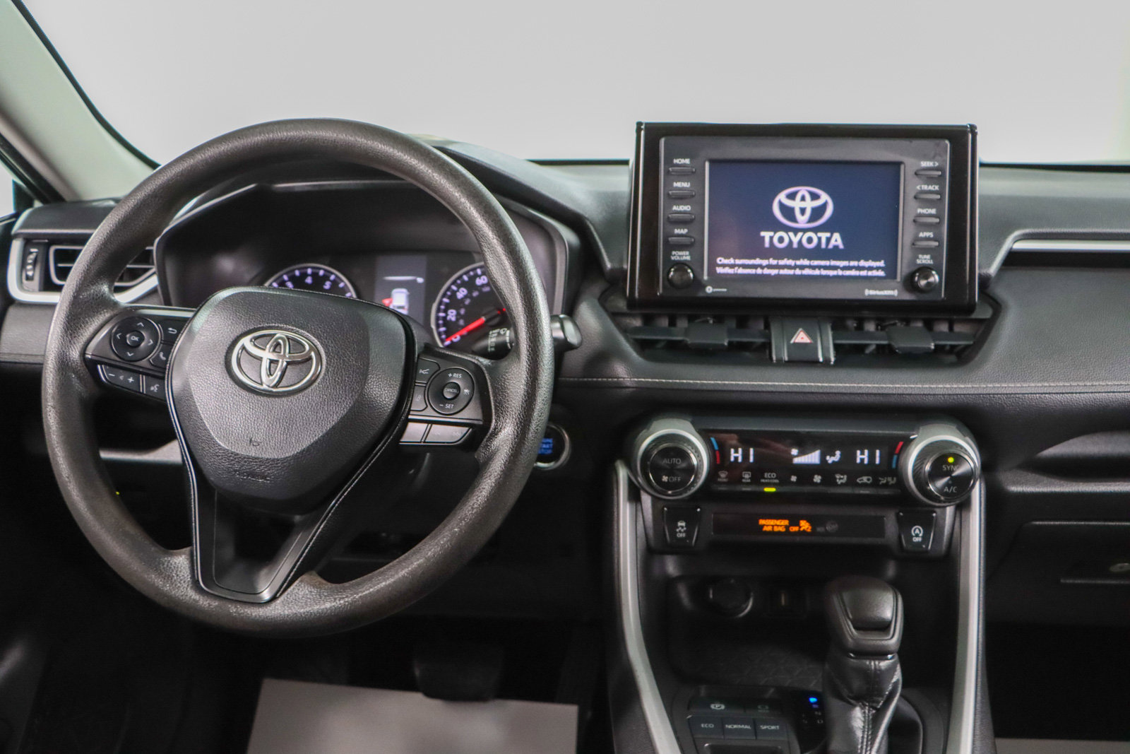 Used 2022 Toyota RAV4 XLE FWD image 17