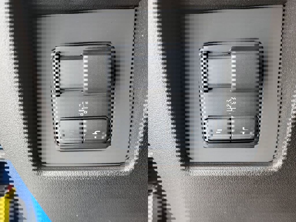 Used 2023 Chevrolet Colorado Z71 w/ Z71 Convenience Package 2 image 22