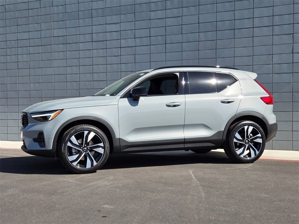 New 2026 Volvo XC40 B5 Ultra w/ Climate Package image 2