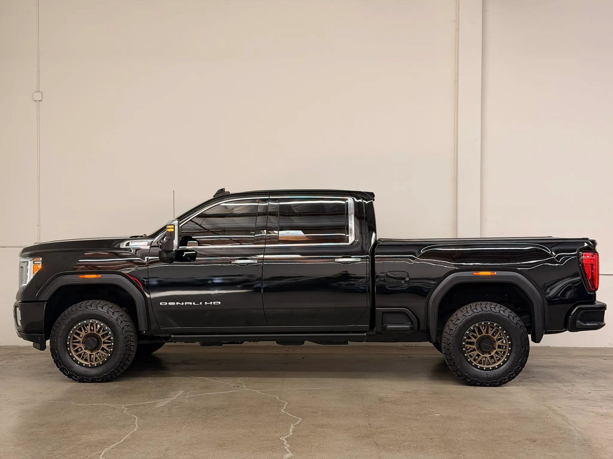 Used 2020 GMC Sierra 2500 Denali w/ Denali Ultimate Package AWD/4WD image 9