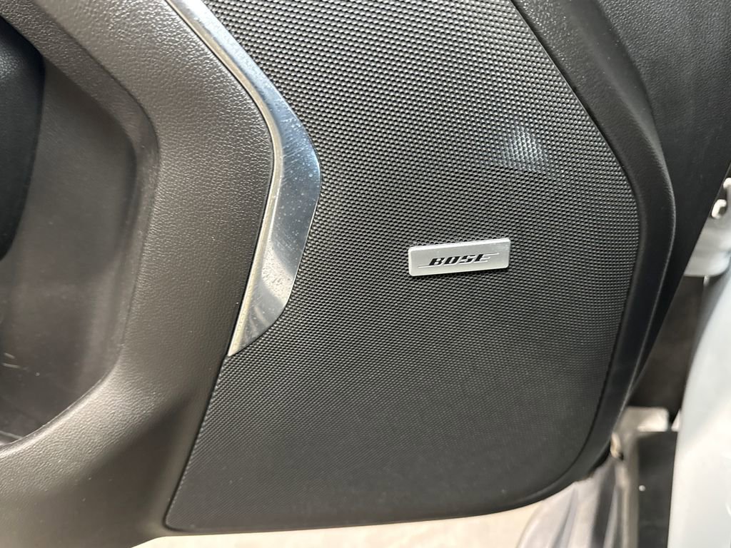 Used 2023 Chevrolet Suburban LT w/ Luxury Package image 8