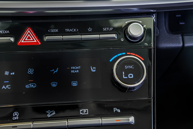 Certified 2026 Hyundai Santa Fe SEL FWD image 18