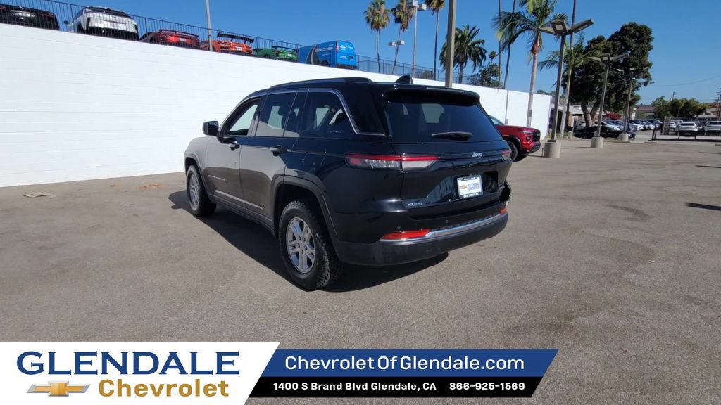 Used 2023 Jeep Grand Cherokee Laredo AWD/4WD image 6