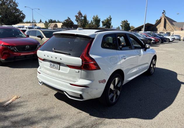 Used 2024 Volvo XC60 T8 Plus w/ Protection Package Premier AWD/4WD image 3