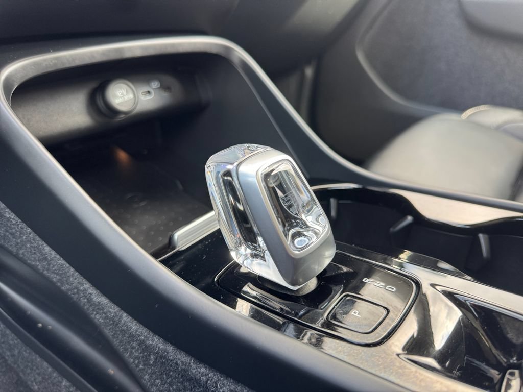 Certified 2024 Volvo XC40 B5 Plus w/ Protection Package Premier AWD/4WD image 19