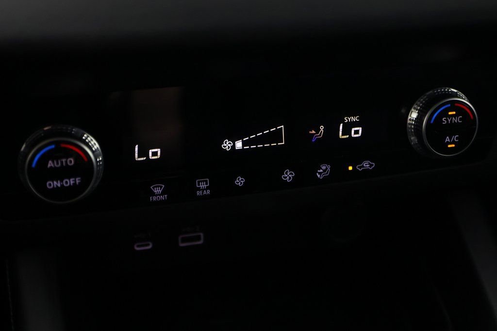 Used 2024 Mitsubishi Outlander ES image 26