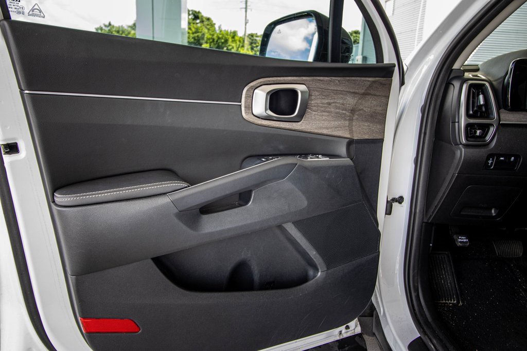 Used 2023 Kia Sorento S w/ Panoramic Sunroof Package image 22