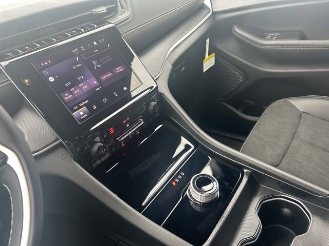 New 2025 Jeep Grand Cherokee L Altitude image 32