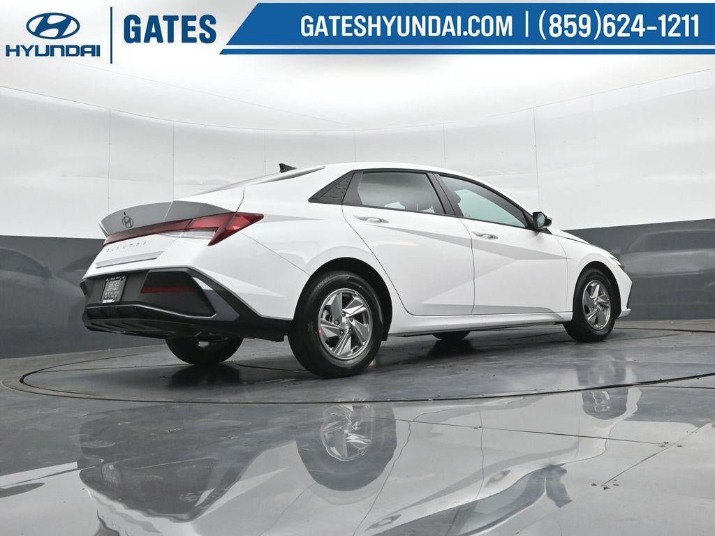 New 2026 Hyundai Elantra SE FWD image 34