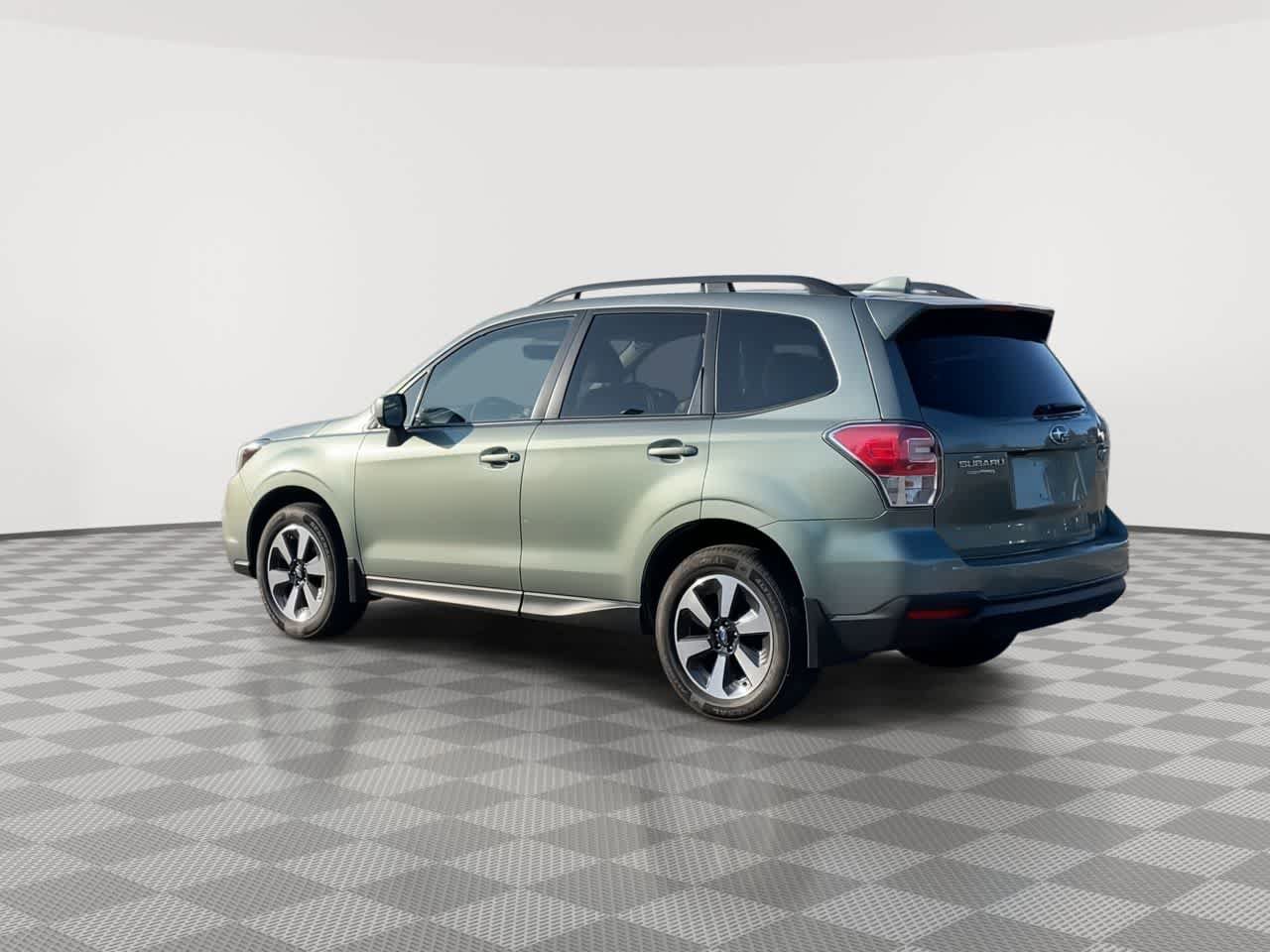 Used 2017 Subaru Forester 2.5i Premium AWD/4WD image 6
