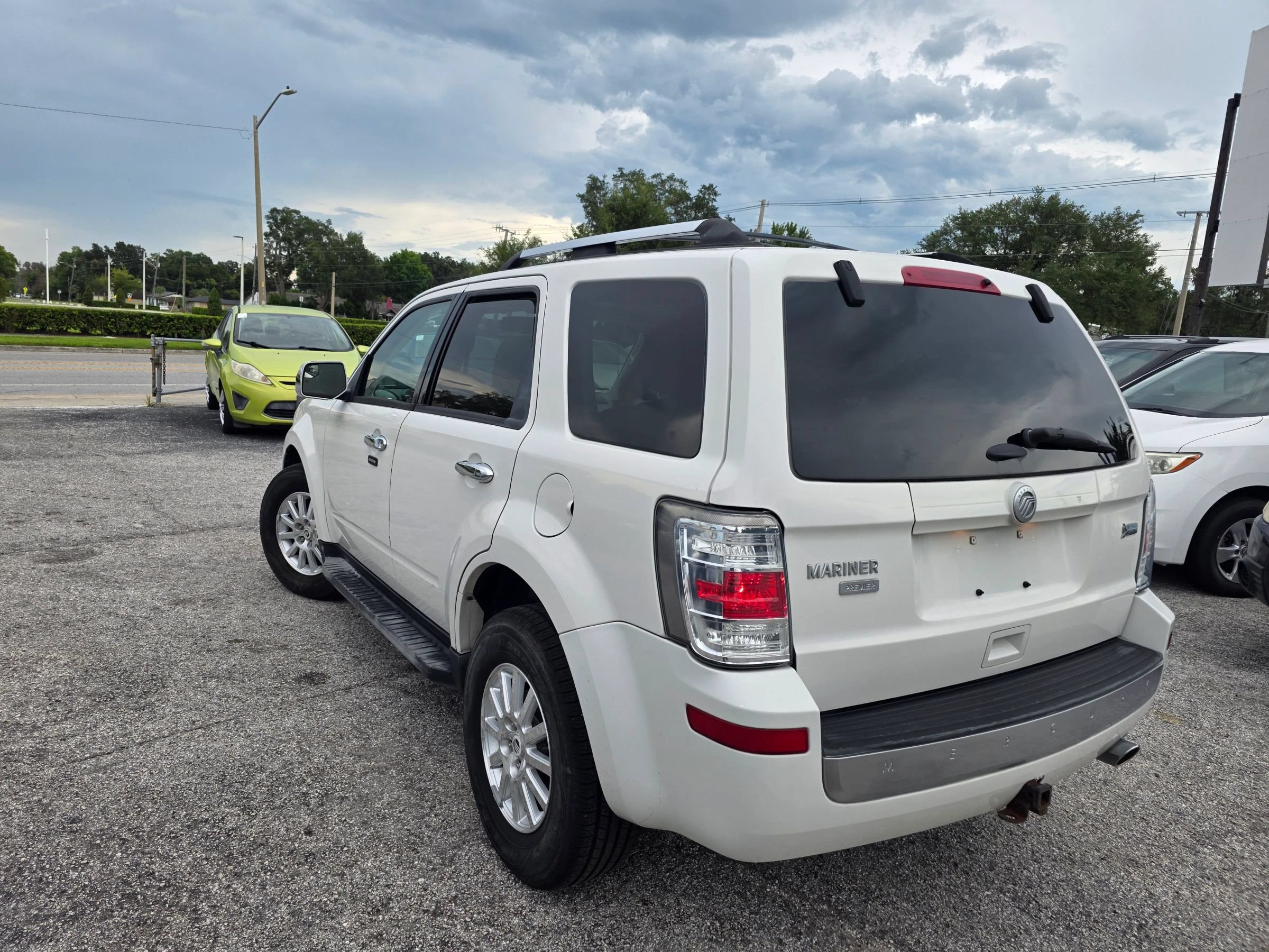 Used 2010 Mercury Mariner Premier FWD image 5