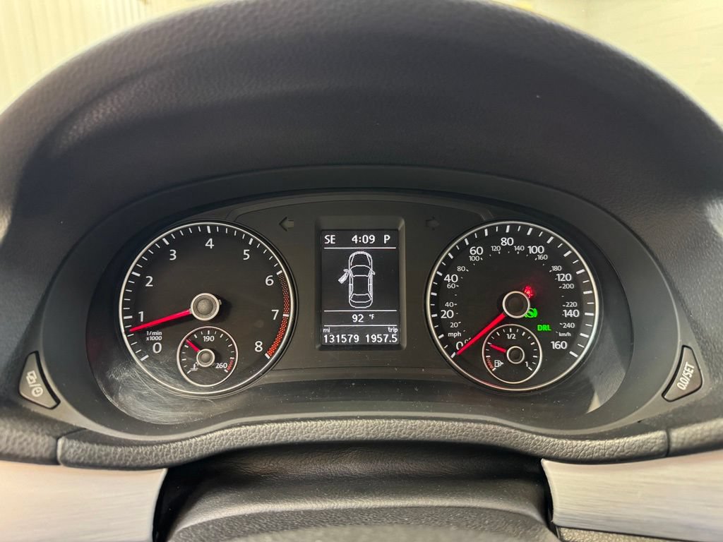 Used 2013 Volkswagen Passat 2.5 SE FWD image 37