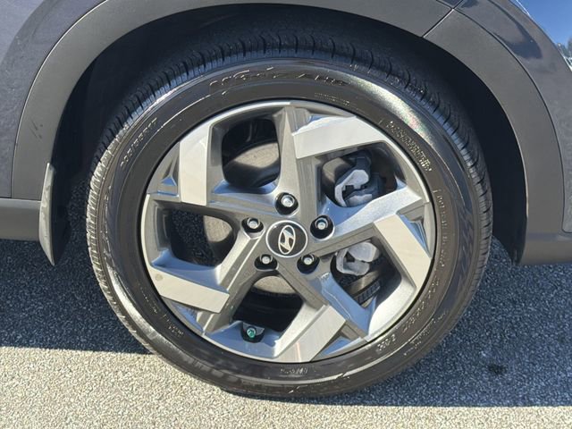 Certified 2025 Hyundai Venue Limited image 12