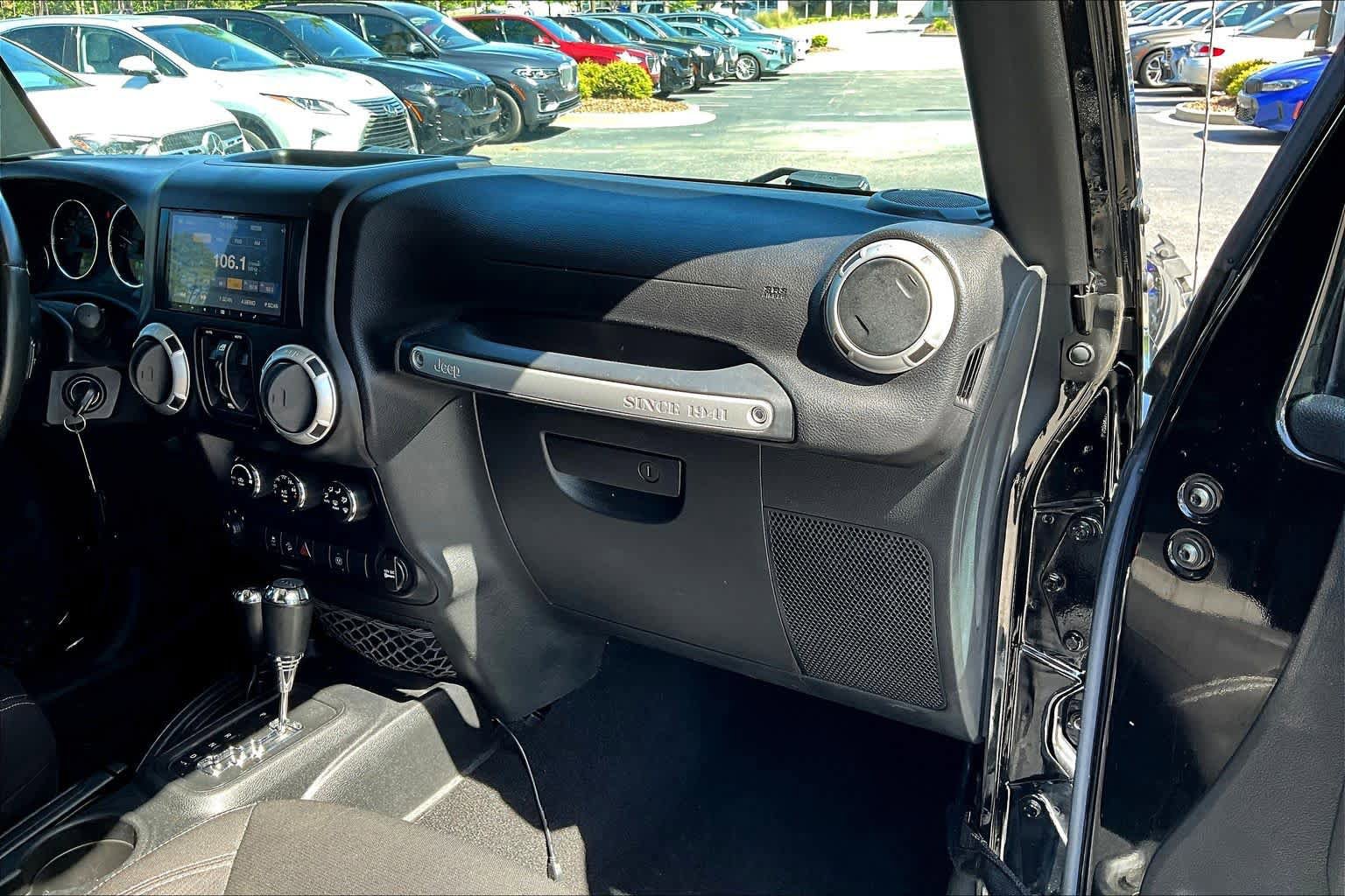 Used 2015 Jeep Wrangler Unlimited Sahara w/ Dual Top Group image 19