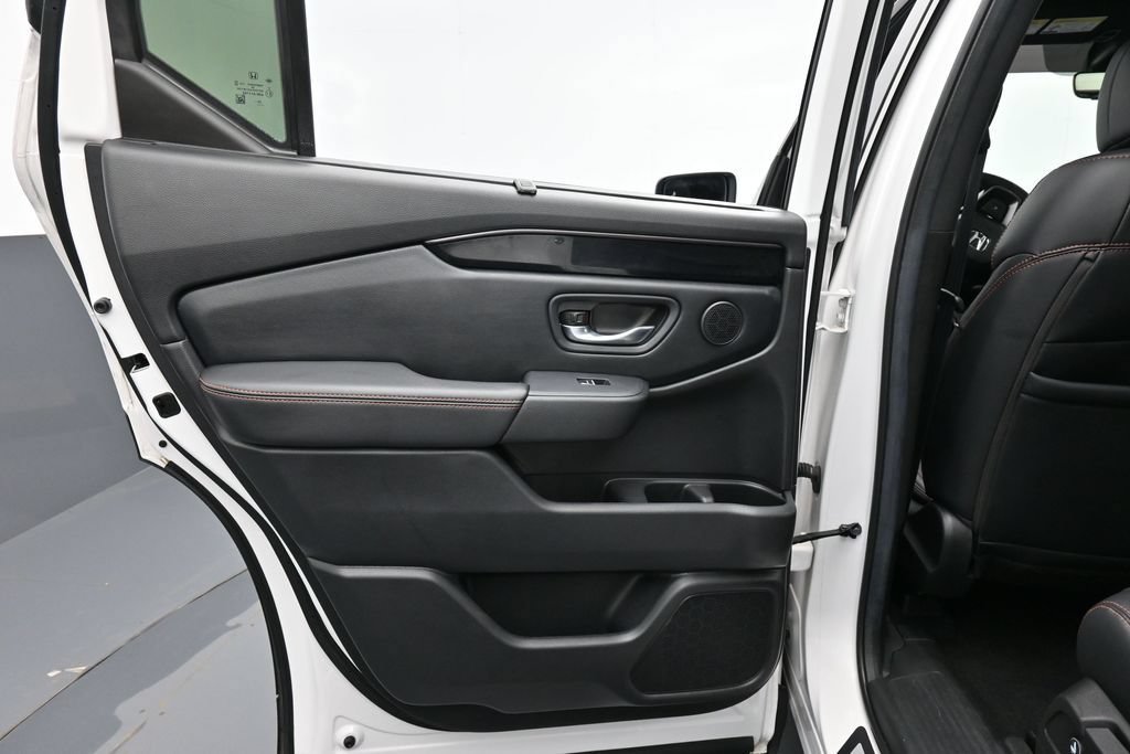 Certified 2025 Honda Pilot TrailSport image 25