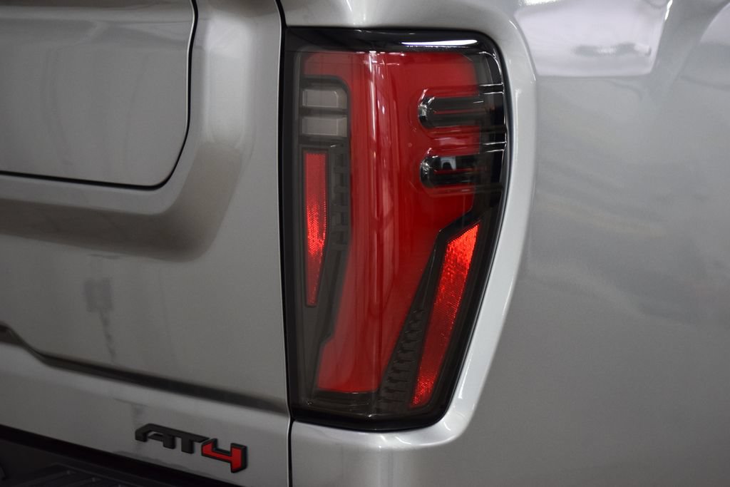 Used 2024 GMC Sierra 2500 AT4 w/ AT4 Preferred Package AWD/4WD image 23
