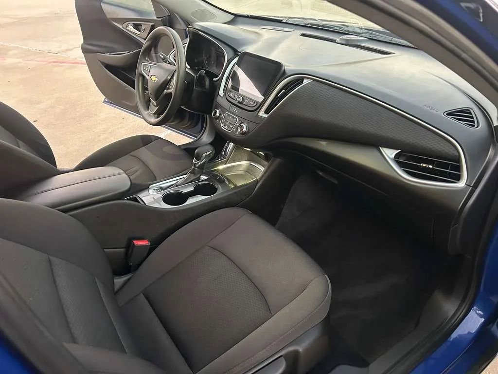 Used 2023 Chevrolet Malibu LT FWD image 14